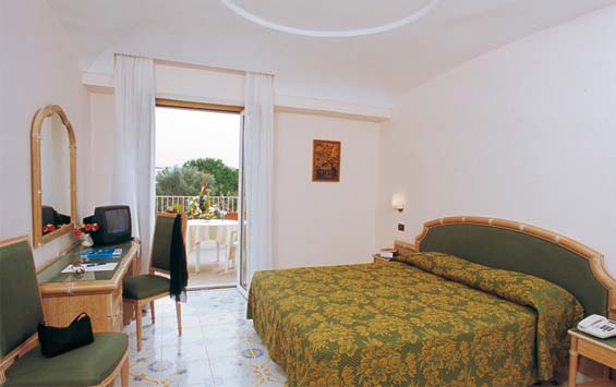 Soggiorno Benessere Giugno Barano d Ischia Hotel Saint Raphael Lastminute con Terme Vista Mare e Cure Termali
